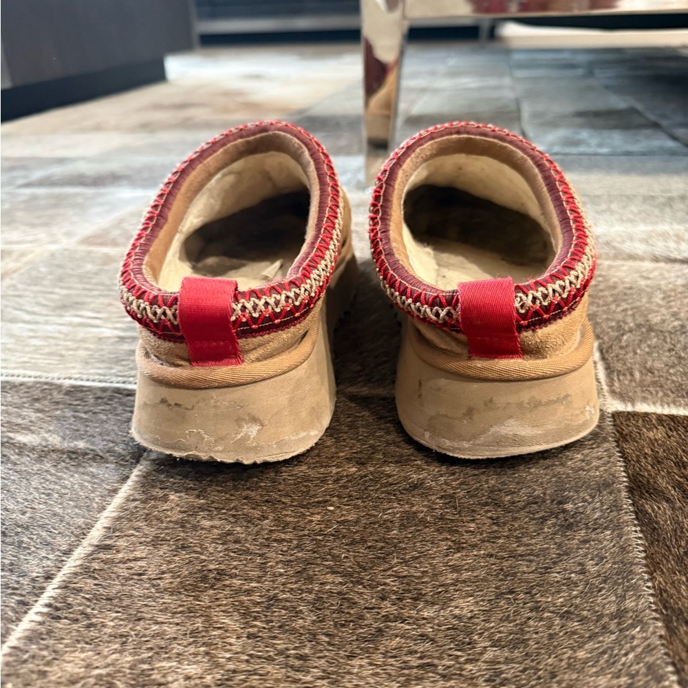 UGG tazz slide size 9 - Picture 3 of 5